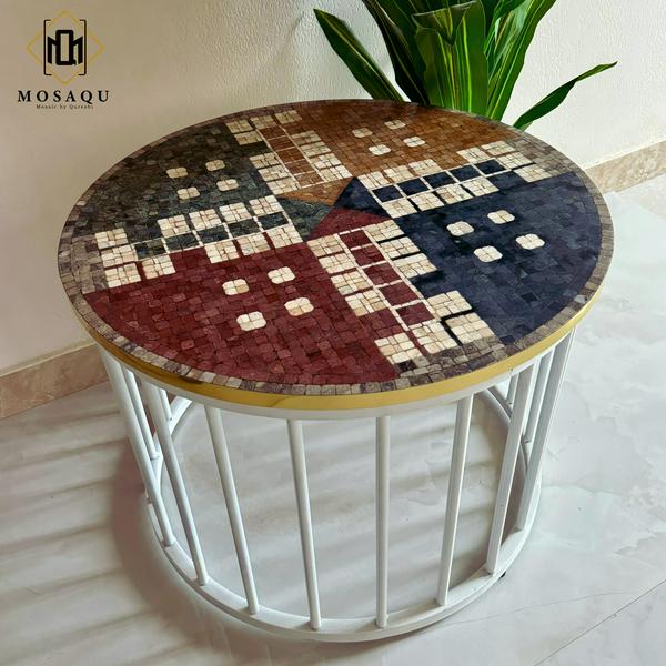 Stone coffee table with Ludo motif